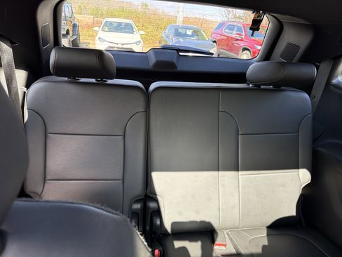 Used 2023 Chevrolet Traverse High Country image 17