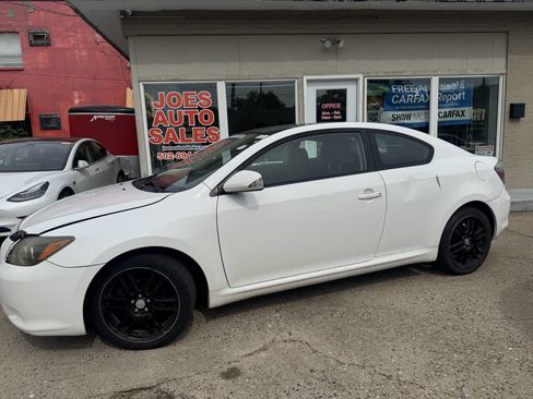 Used 2009 Scion tC FWD image 3