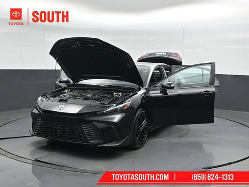 Used 2026 Toyota Camry SE FWD image 54