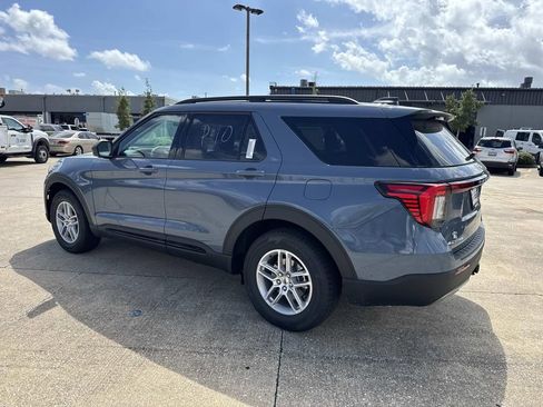 New 2026 Ford Explorer Active w/ Active Comfort Package image 3