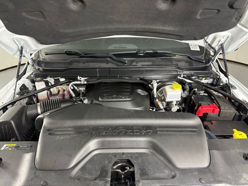 Used 2024 RAM 2500 Tradesman w/ Chrome Appearance Group RWD image 43