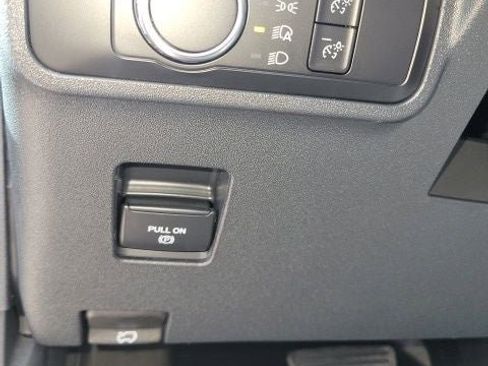 Used 2025 Ford Bronco Badlands image 17