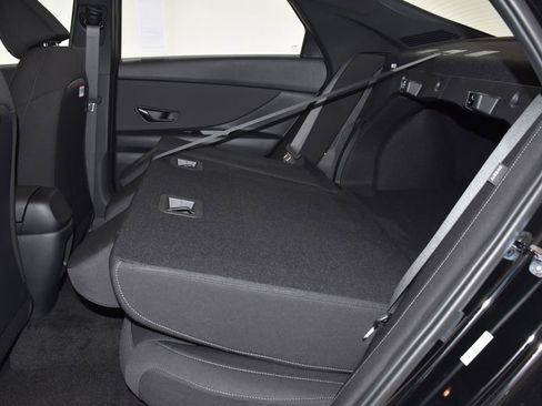 New 2025 Hyundai Elantra SEL image 29