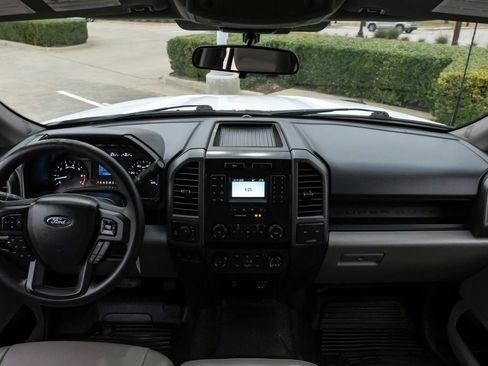 Used 2022 Ford F250 XL w/ Power Equipment Group image 19