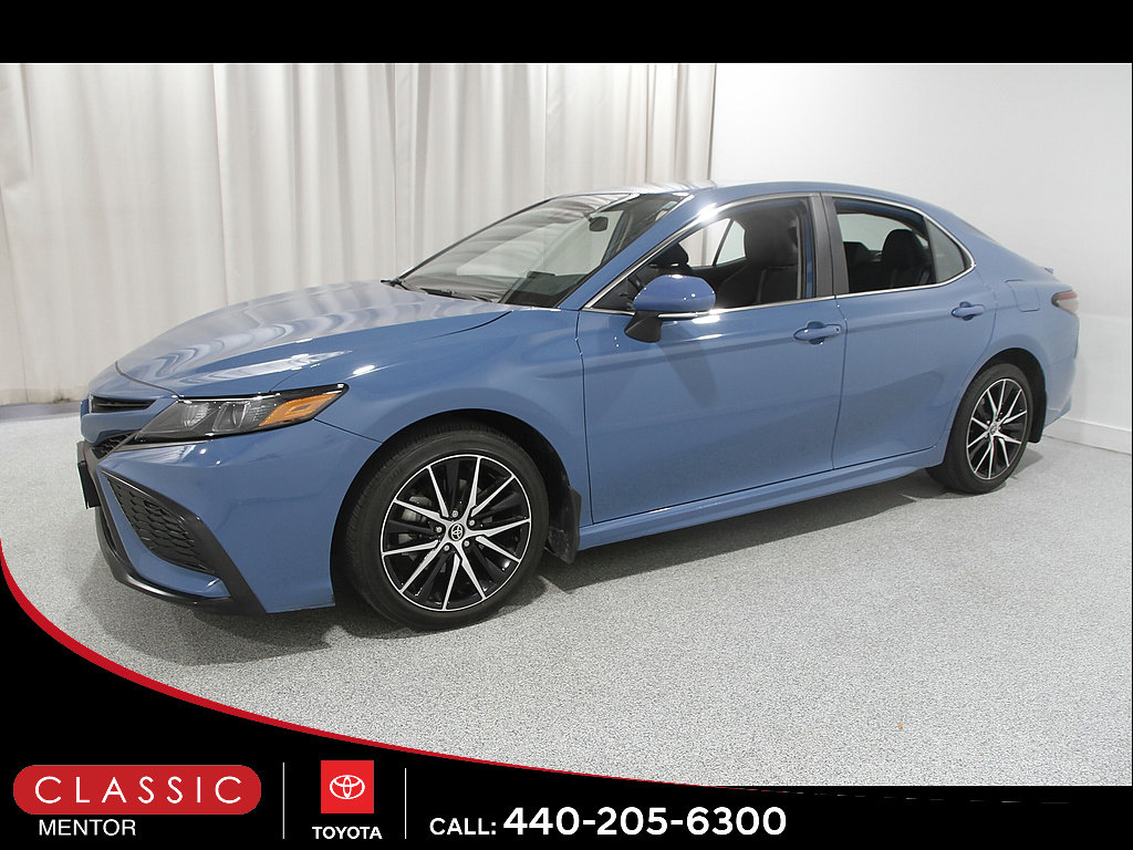 Certified 2024 Toyota Camry SE FWD image 3