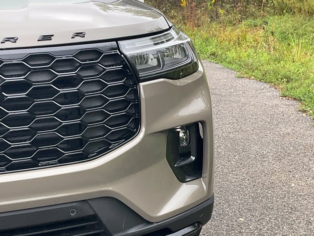 New 2027 Ford Explorer ST-Line AWD/4WD image 2