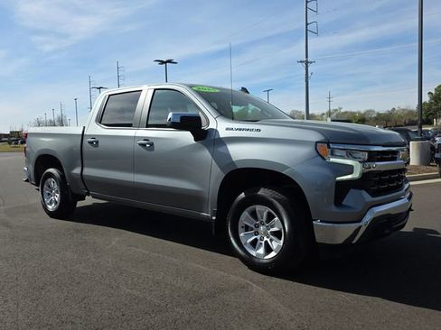 Used 2025 Chevrolet Silverado 1500 LT AWD/4WD image 7