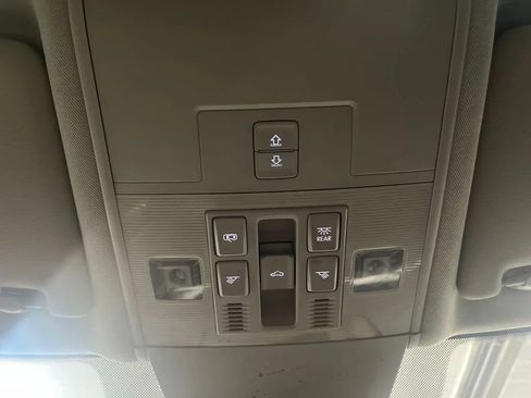 Used 2023 Volkswagen Atlas SEL Premium AWD/4WD image 25