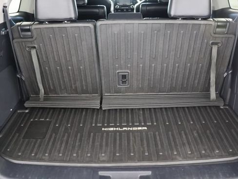 Used 2021 Toyota Highlander Limited AWD/4WD image 23