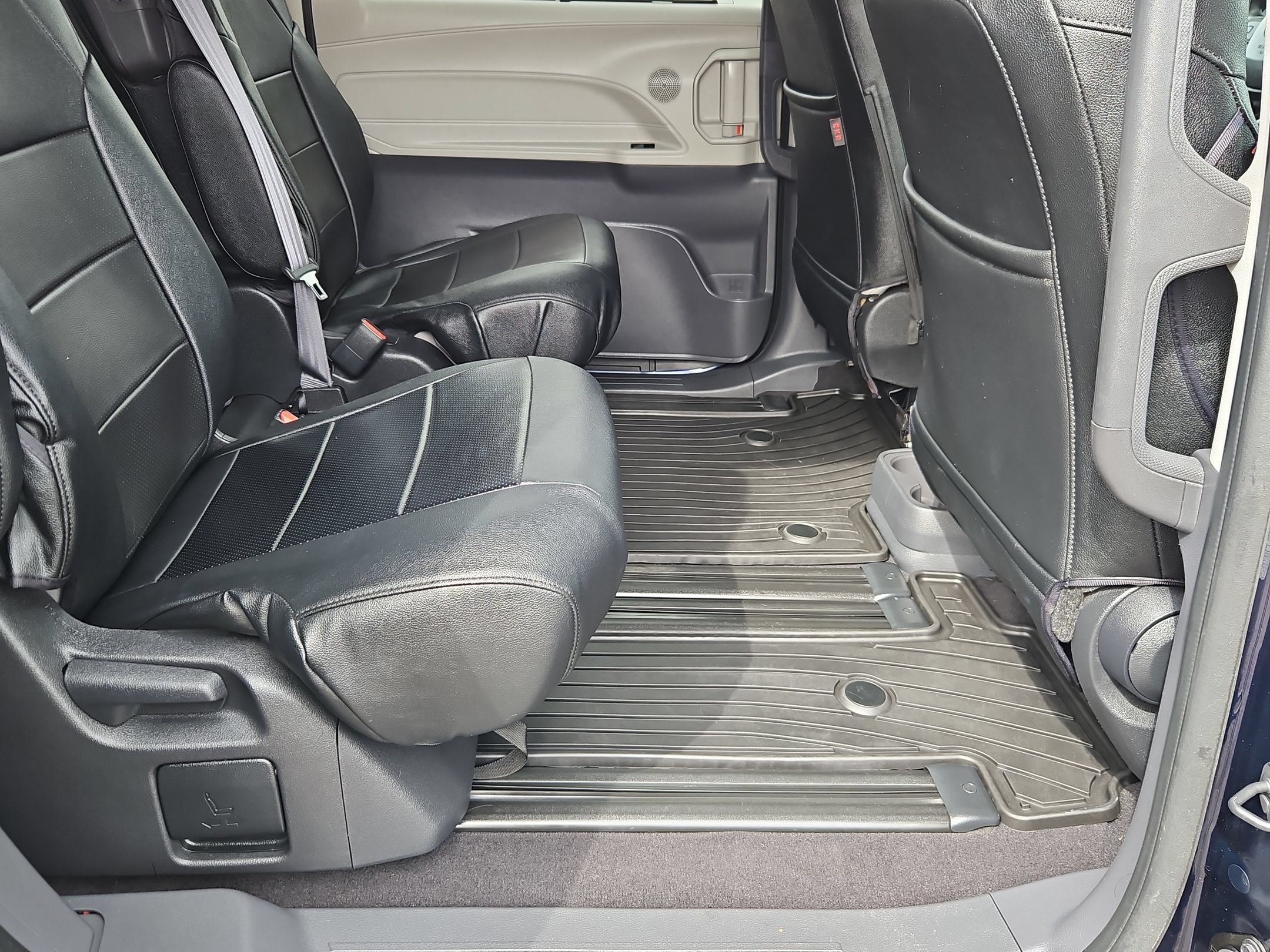 Used 2022 Toyota Sienna LE FWD image 26