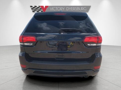 Used 2020 Jeep Grand Cherokee Altitude AWD/4WD image 5