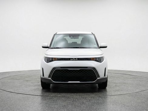 Used 2025 Kia Soul LX w/ LX Technology Package FWD image 2