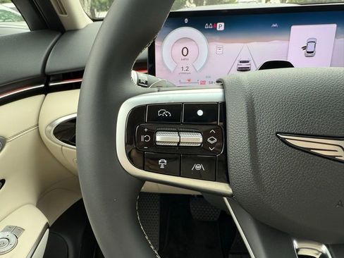 Used 2026 Genesis GV70 2.5T Advanced image 23