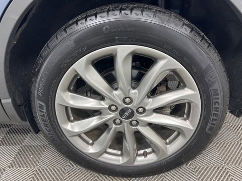 Certified 2022 Lincoln Corsair Standard w/ Premium Package image 11