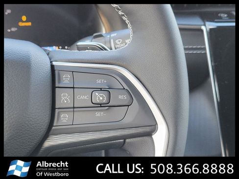 New 2024 Jeep Grand Cherokee L Altitude image 27