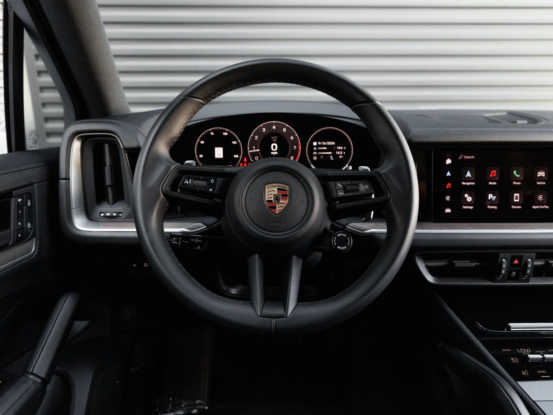 Certified 2025 Porsche Cayenne AWD/4WD image 16