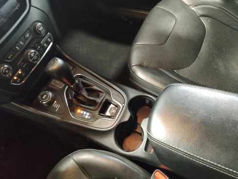 Used 2019 Jeep Cherokee Limited AWD/4WD image 26