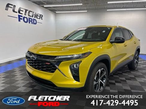 Used 2024 Chevrolet Trax RS w/ Driver Confidence Package FWD image 1