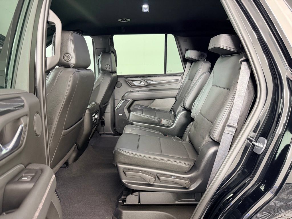 Used 2023 GMC Yukon Denali w/ LPO, Floor Liner Package AWD/4WD image 25