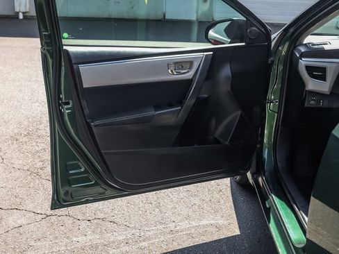Used 2015 Toyota Corolla LE FWD image 23