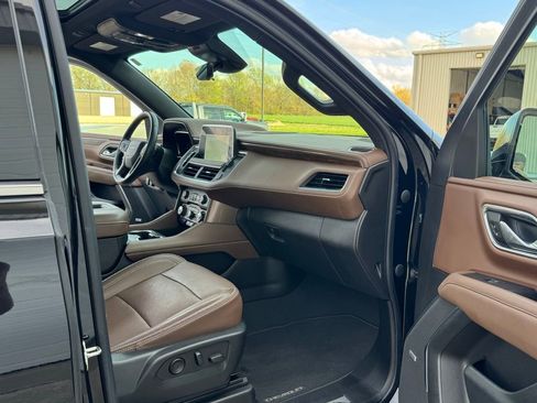 Used 2023 Chevrolet Tahoe High Country w/ Premium Package 2 RWD image 47