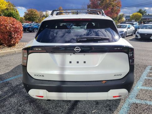 New 2026 Nissan Kicks SV w/ SV Premium Package image 5