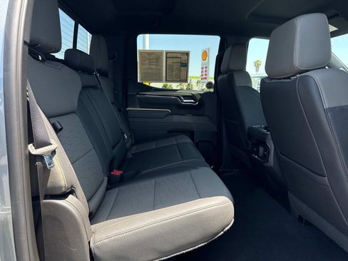 Used 2024 Chevrolet Silverado 1500 ZR2 w/ Technology Package image 24