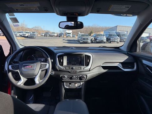 Used 2023 GMC Terrain SLE w/ Driver Convenience Package image 7