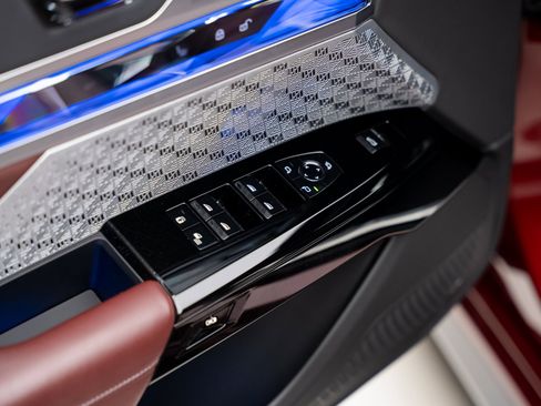 Used 2023 BMW i7 xDrive60 w/ Parking Assistance Package image 54