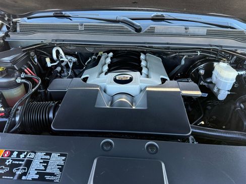 Used 2019 Cadillac Escalade ESV Platinum image 34