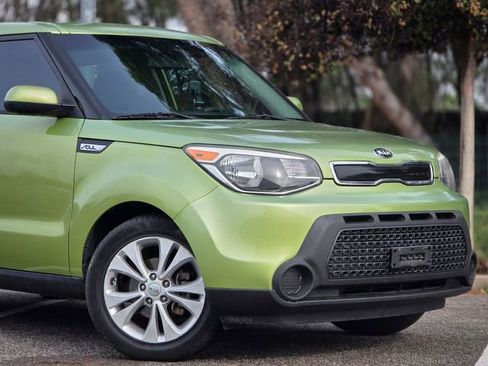 Used 2015 Kia Soul + image 5