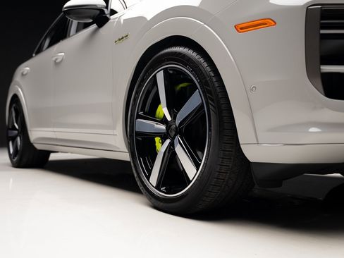 Used 2025 Porsche Cayenne Turbo image 80