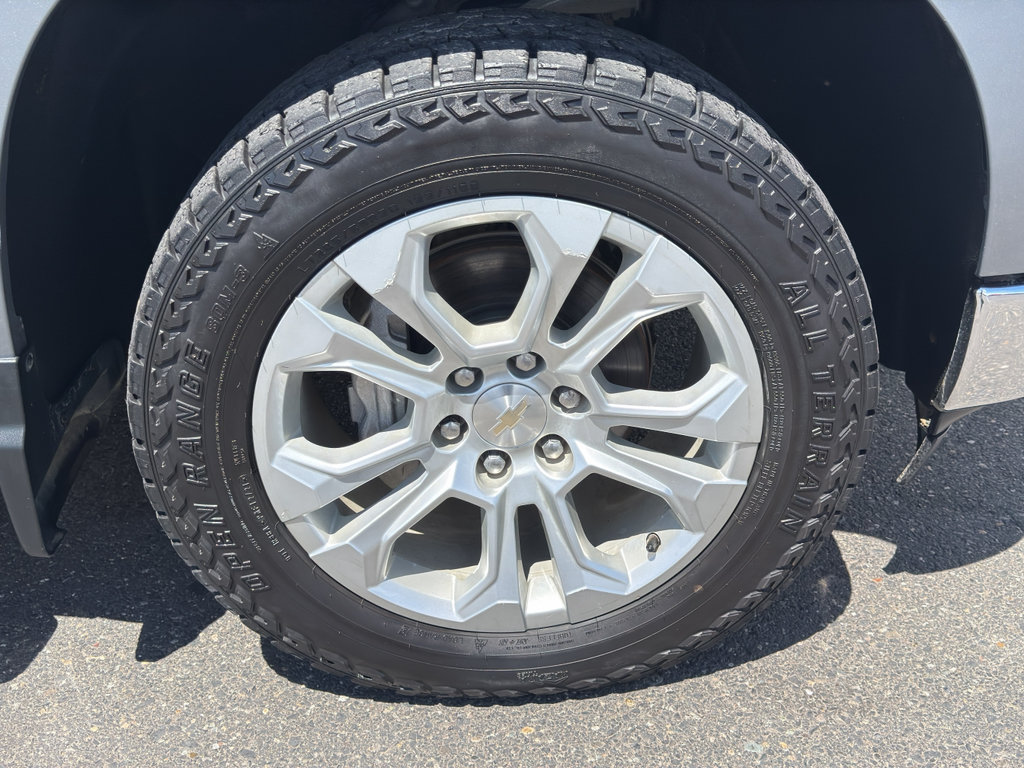 Used 2023 Chevrolet Silverado 1500 LTZ AWD/4WD image 13