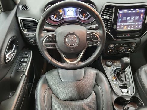 Used 2019 Jeep Cherokee Limited image 18