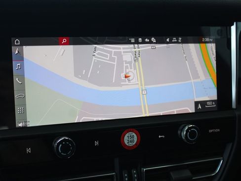 New 2026 Porsche Macan image 19