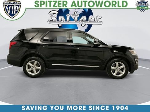 Used 2017 Ford Explorer XLT AWD/4WD image 11