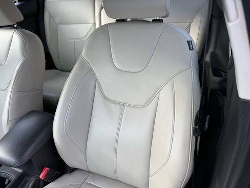 Used 2018 Ford Focus Titanium image 31