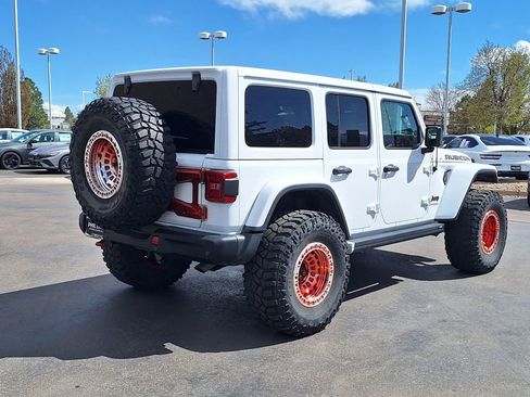 Used 2018 Jeep Wrangler Unlimited Rubicon AWD/4WD image 3