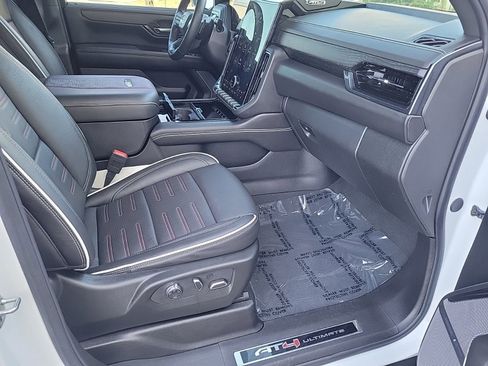 Used 2025 GMC Yukon AT4 Ultimate image 13