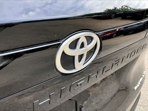 Certified 2024 Toyota Grand Highlander AWD Hybrid image 30