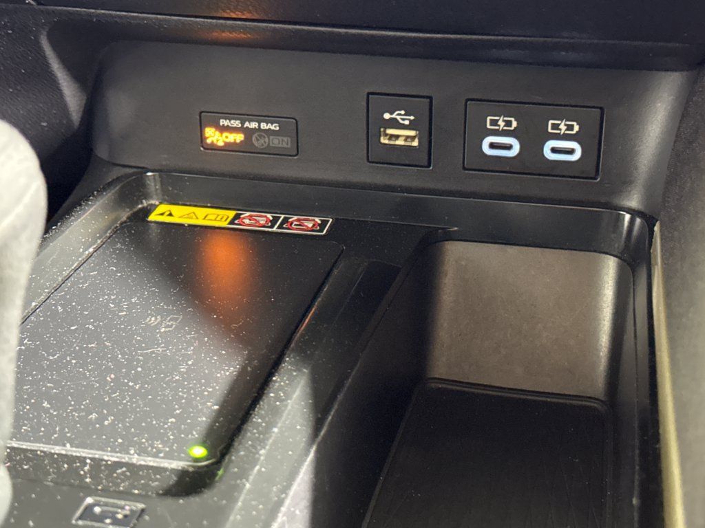 Used 2025 Toyota Camry LE FWD image 30