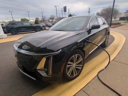 Certified 2024 Cadillac Lyriq Luxury w/ LPO, Floor Liner Package image 7