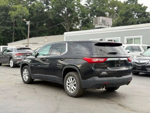 Used 2019 Chevrolet Traverse LS FWD image 3