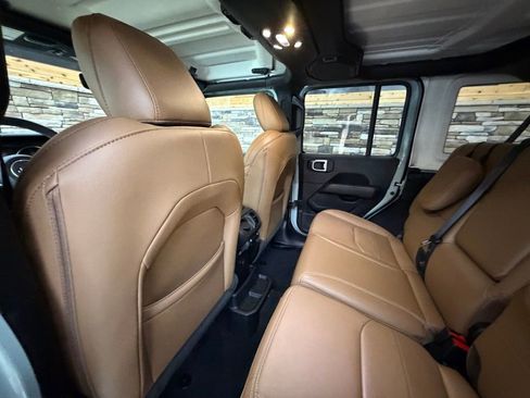 Used 2023 Jeep Wrangler Unlimited Sahara w/ Cold Weather Group AWD/4WD image 27