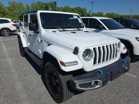 Used 2023 Jeep Wrangler Unlimited Sahara w/ Cold Weather Group AWD/4WD image 3