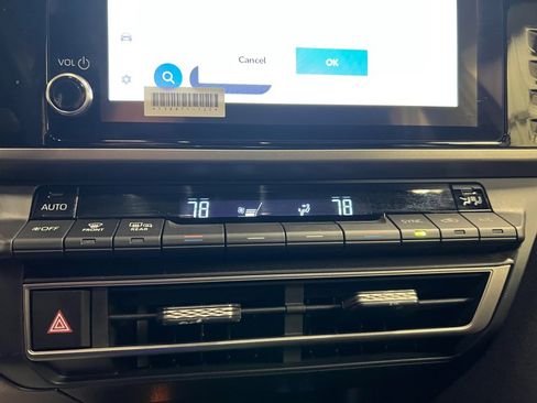 Used 2025 Toyota Camry LE image 21