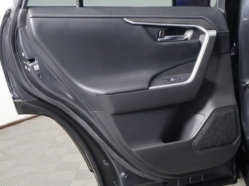 Used 2020 Toyota RAV4 Limited image 13