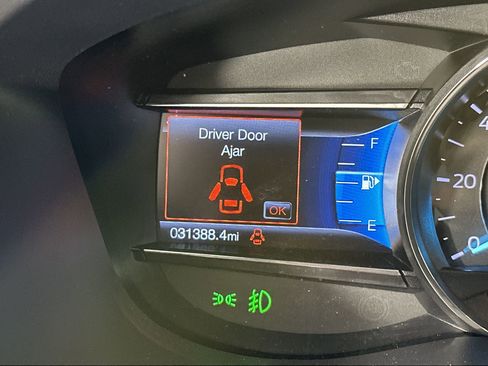 Used 2018 Ford Explorer Limited image 19