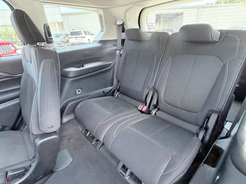 Used 2023 Jeep Grand Cherokee L Laredo RWD image 26