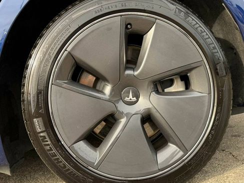 Used 2022 Tesla Model 3 image 33